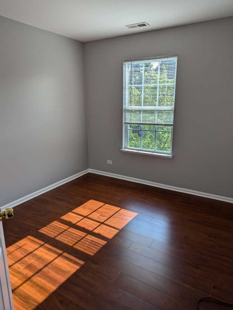203 N Louis Street #B, Mount Prospect, IL 60056