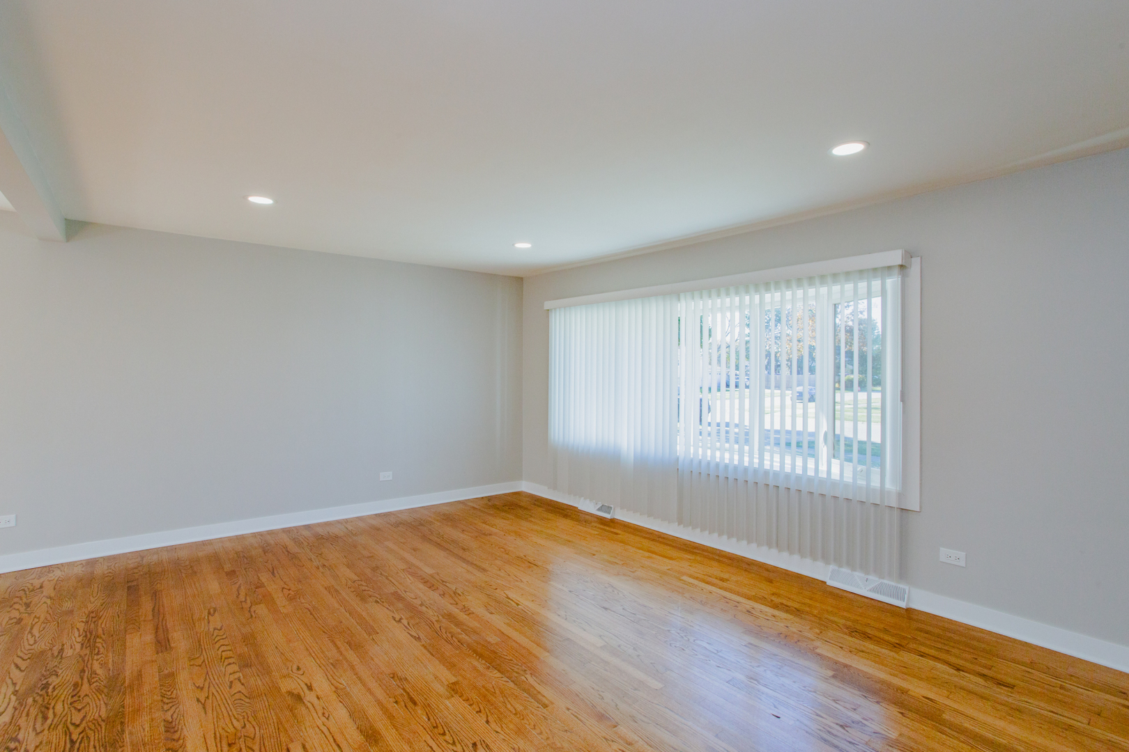 1533 Webster Lane, Des Plaines, IL 60018