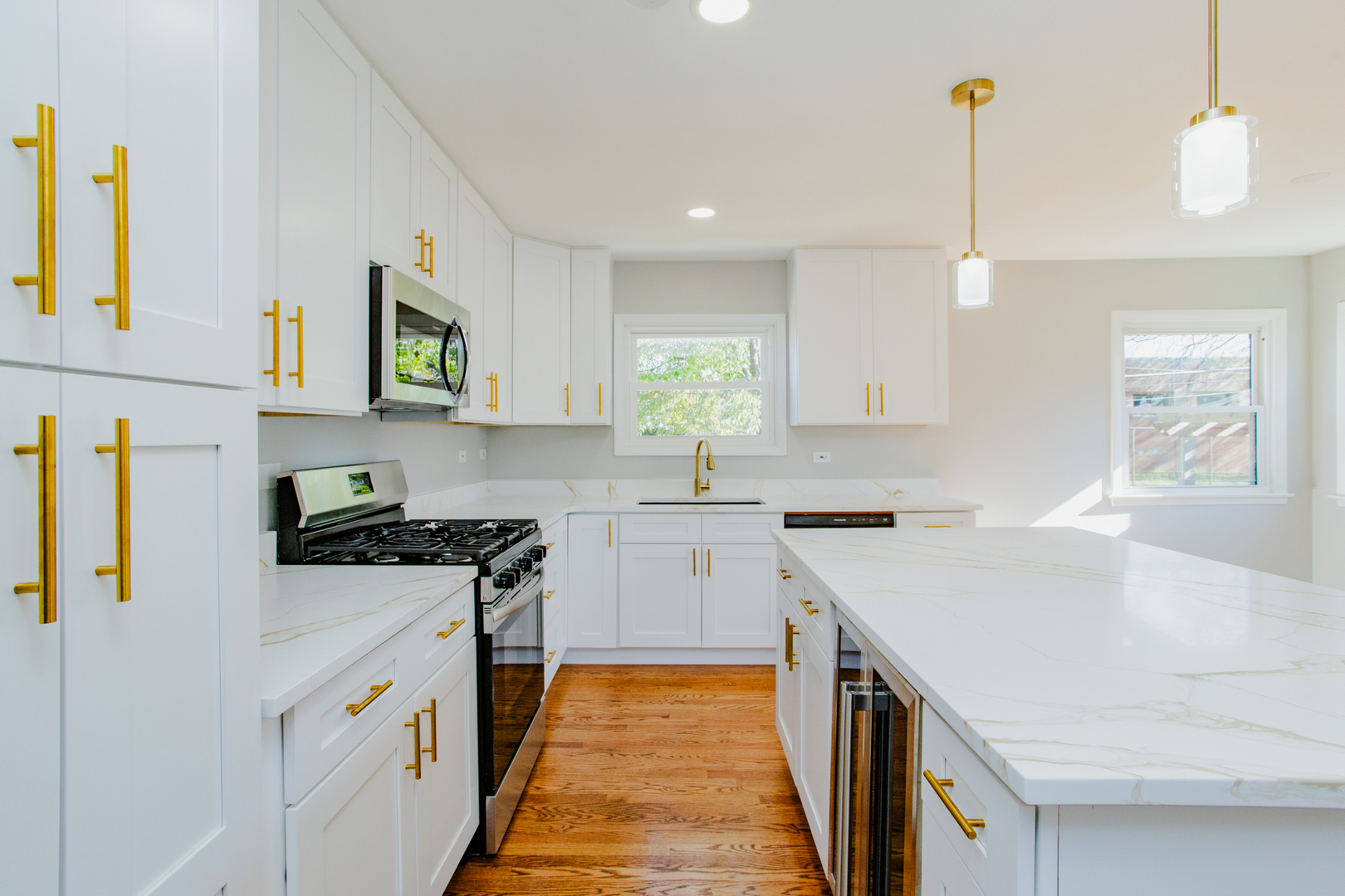 1533 Webster Lane, Des Plaines, IL 60018