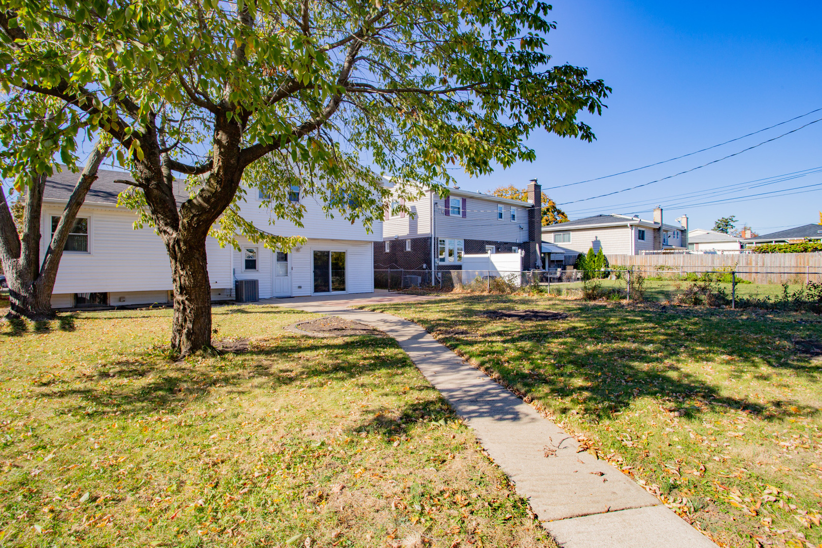1533 Webster Lane, Des Plaines, IL 60018