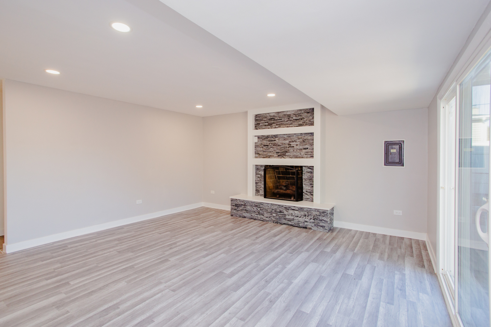 1533 Webster Lane, Des Plaines, IL 60018