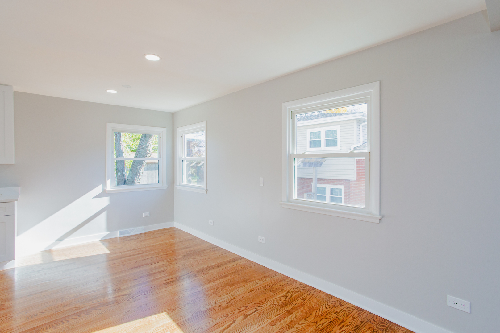 1533 Webster Lane, Des Plaines, IL 60018