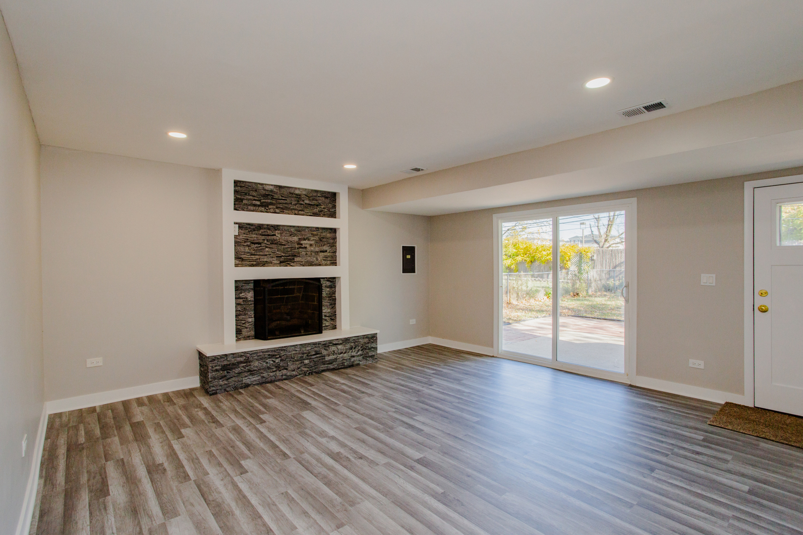 1533 Webster Lane, Des Plaines, IL 60018