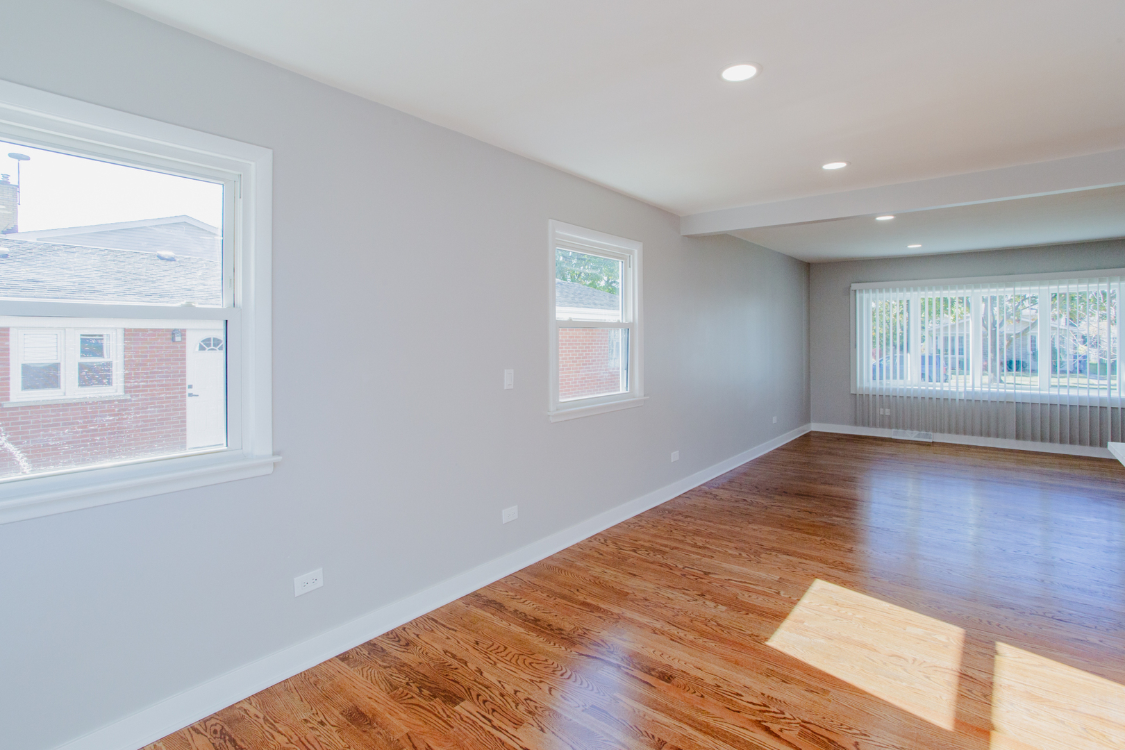 1533 Webster Lane, Des Plaines, IL 60018