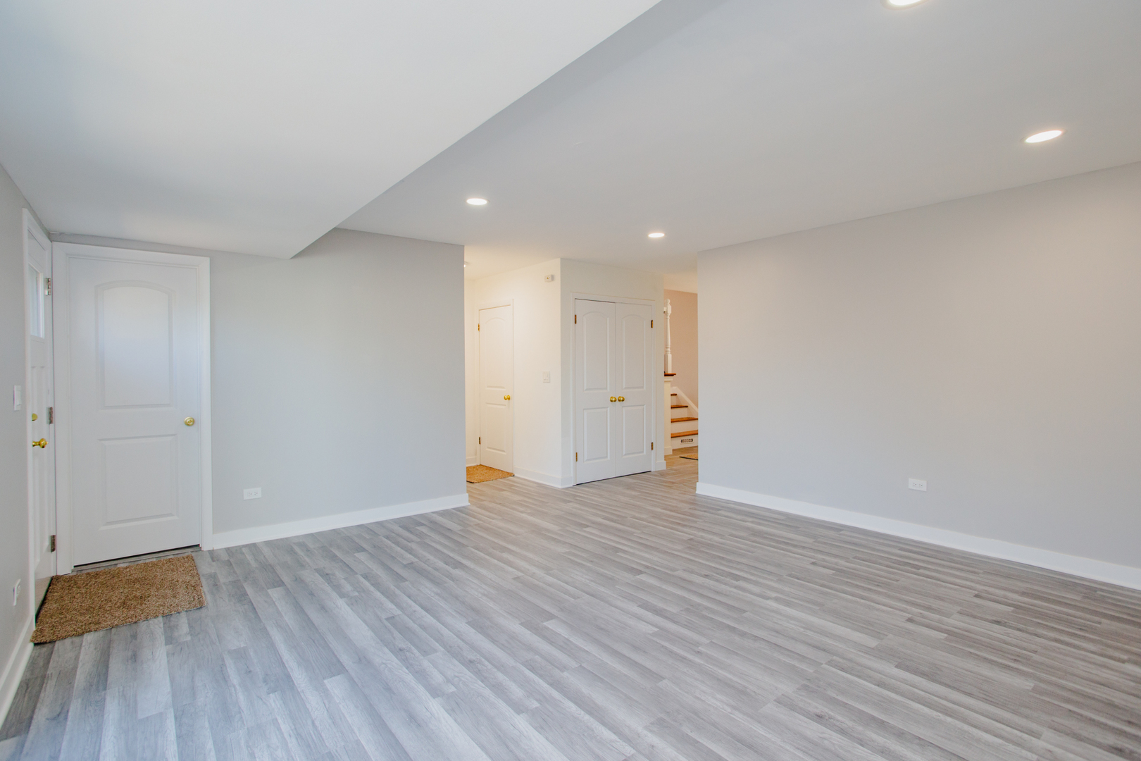 1533 Webster Lane, Des Plaines, IL 60018