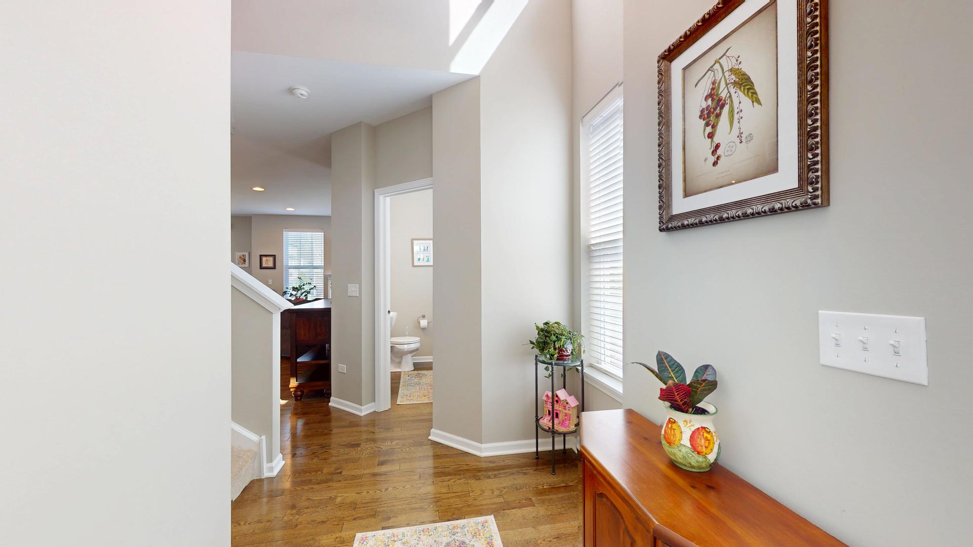 3221 N Heritage Lane, Arlington Heights, IL 60004