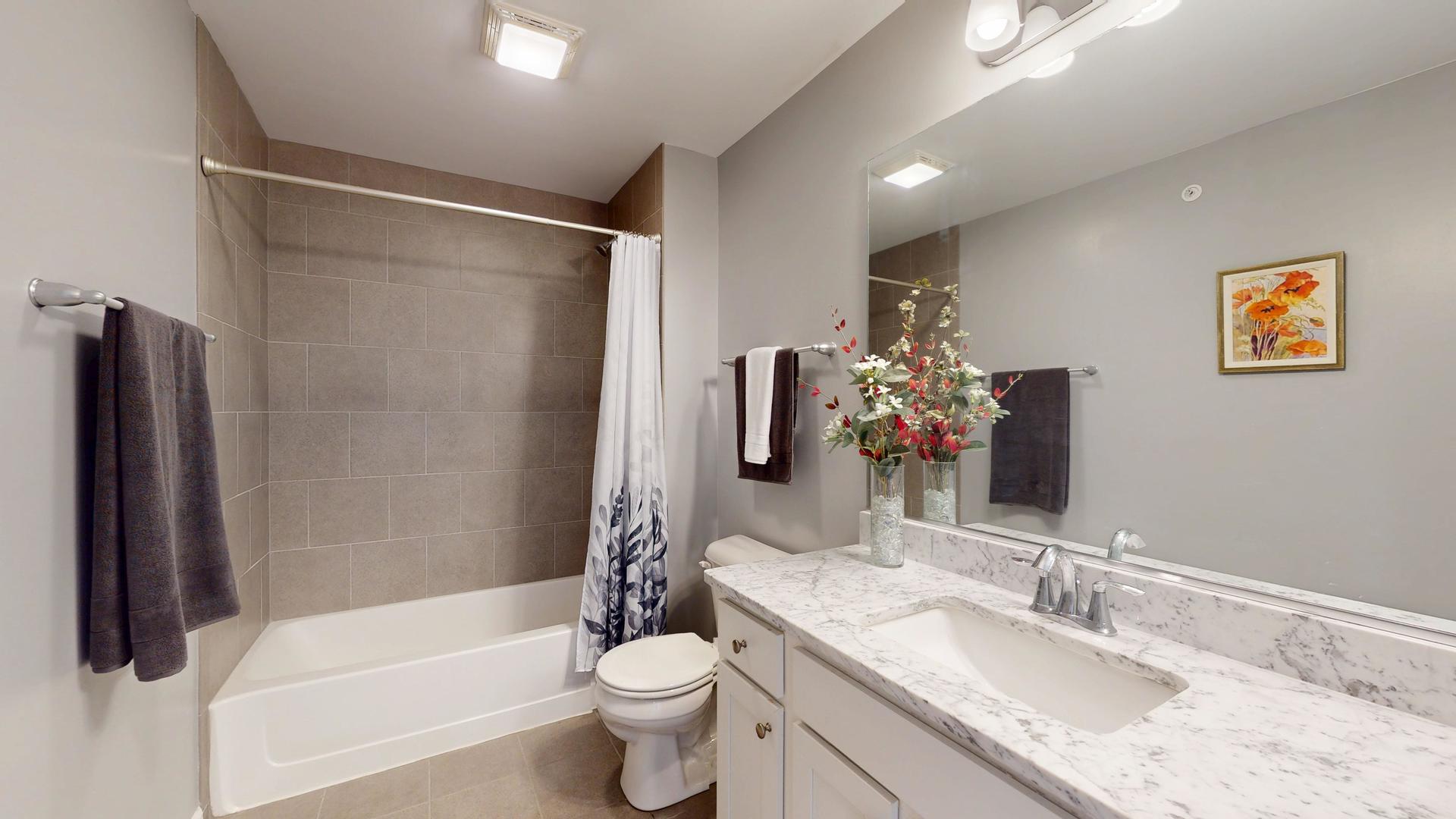 3221 N Heritage Lane, Arlington Heights, IL 60004