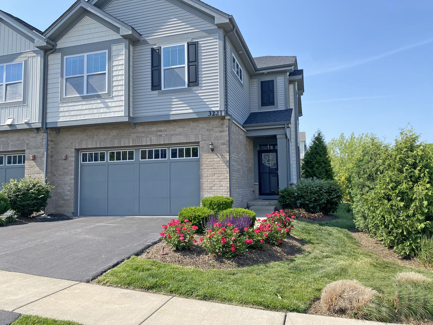 3221 N Heritage Lane, Arlington Heights, IL 60004
