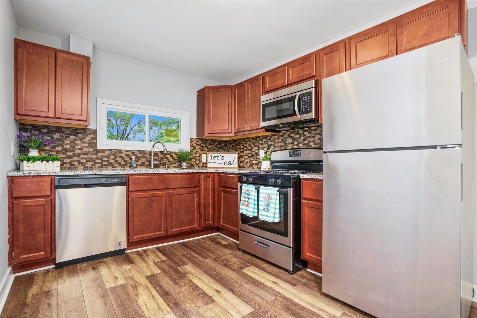 16125 Marshfield Avenue, Markham, IL 60428