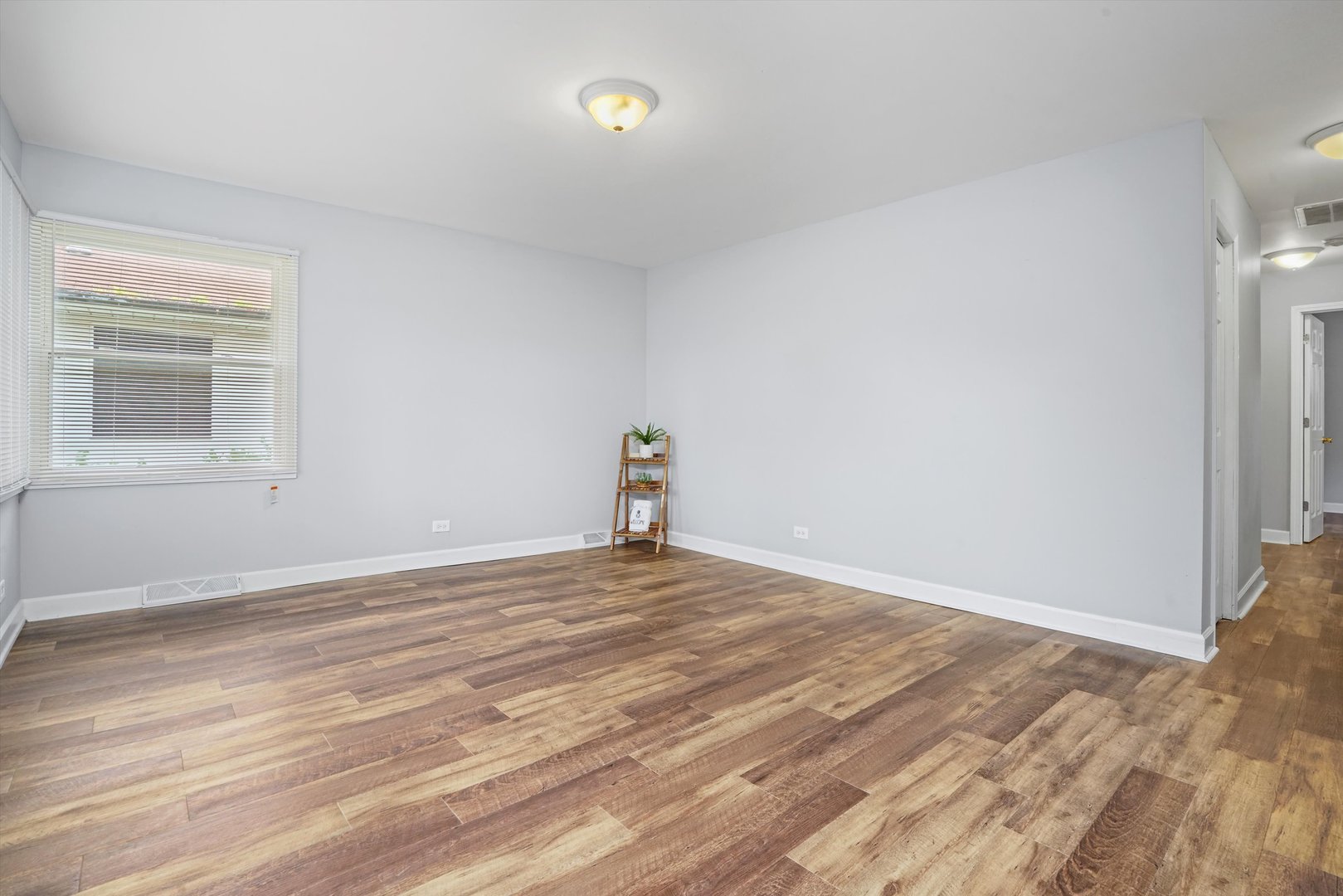 16125 Marshfield Avenue, Markham, IL 60428