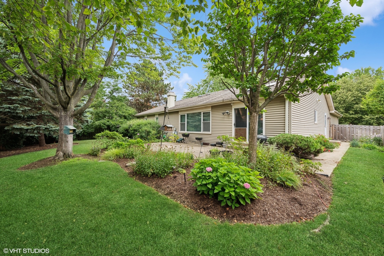 1016 N Derbyshire Avenue, Arlington Heights, IL 60005