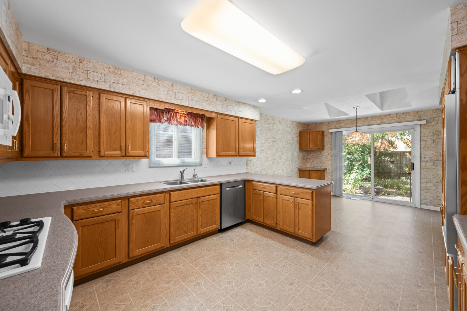 1016 N Derbyshire Avenue, Arlington Heights, IL 60005