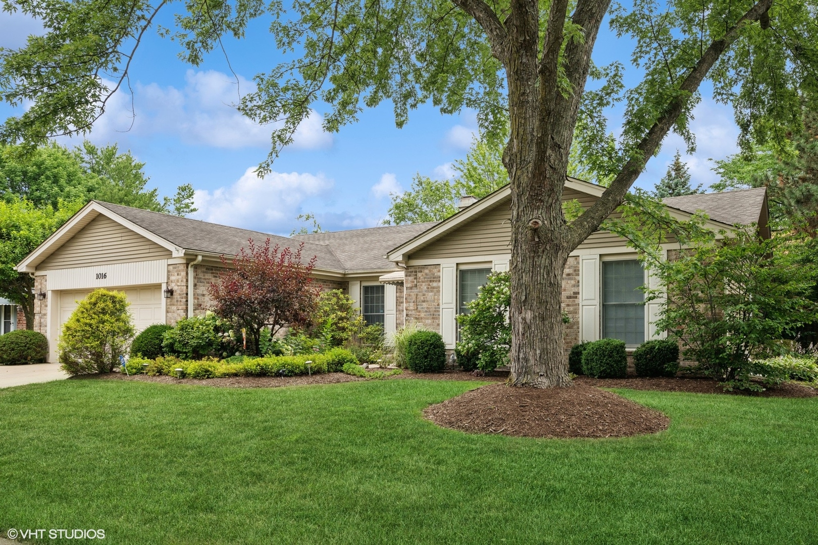 1016 N Derbyshire Avenue, Arlington Heights, IL 60005