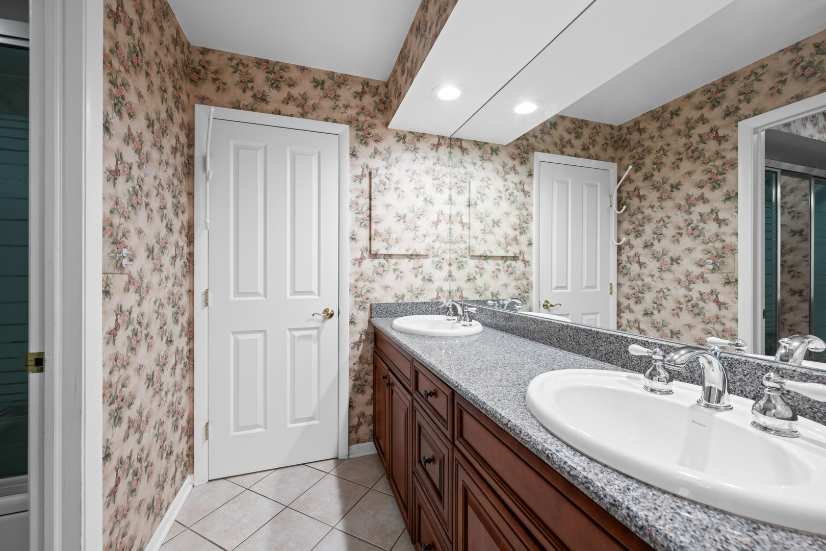 1016 N Derbyshire Avenue, Arlington Heights, IL 60005