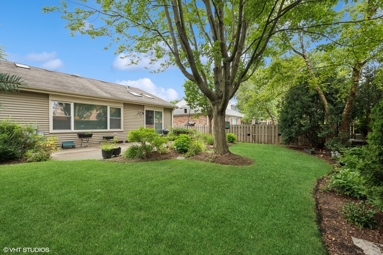 1016 N Derbyshire Avenue, Arlington Heights, IL 60005