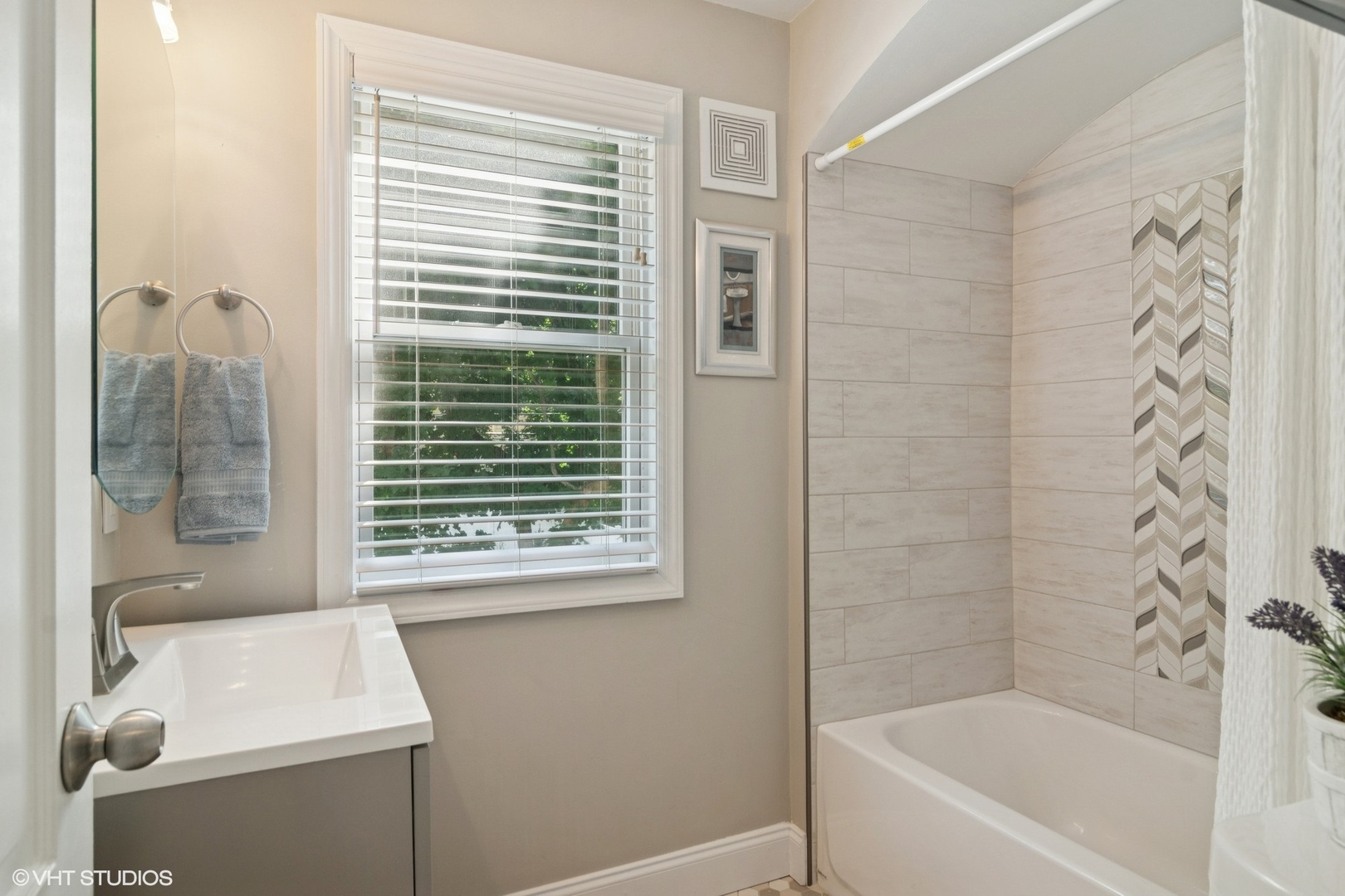 443 S Dunton Avenue, Arlington Heights, IL 60005