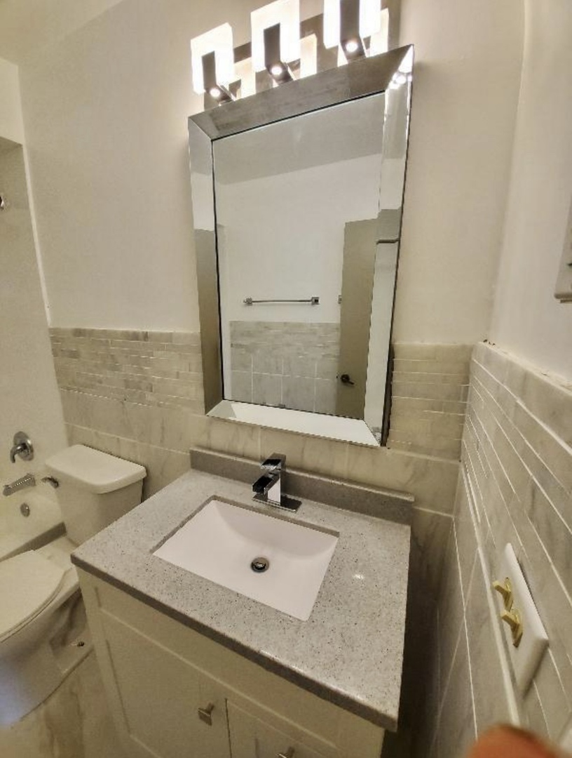 903 Elder Road #10, Homewood, IL 60430