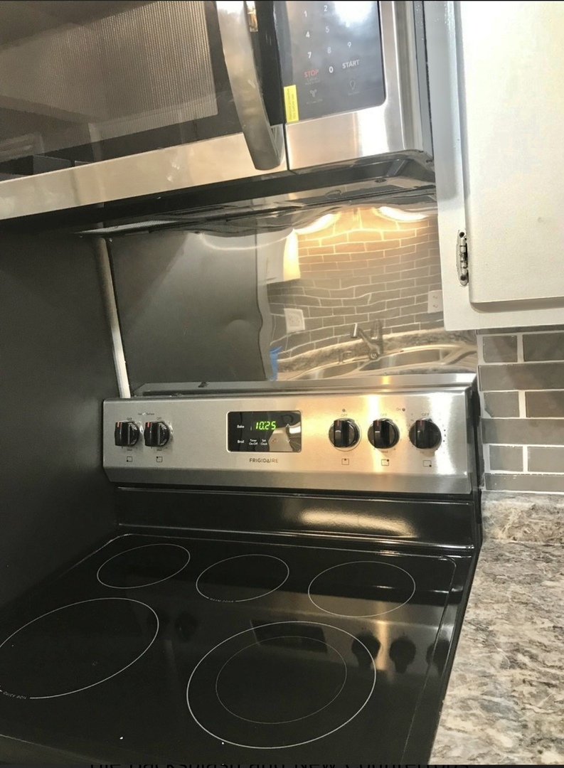 903 Elder Road #10, Homewood, IL 60430