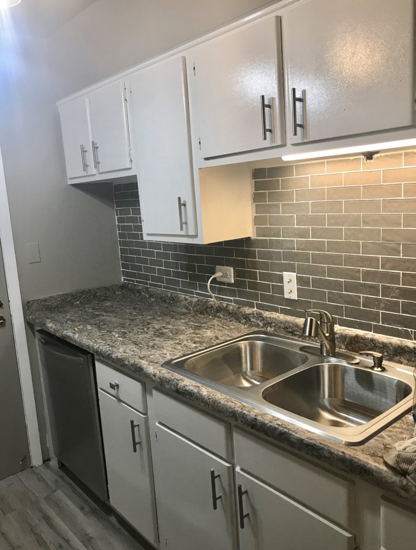 903 Elder Road #10, Homewood, IL 60430