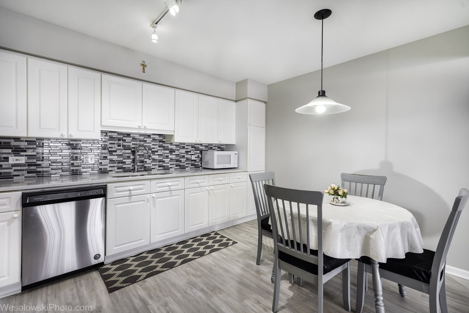 7091 W Touhy Avenue #505, Niles, IL 60714