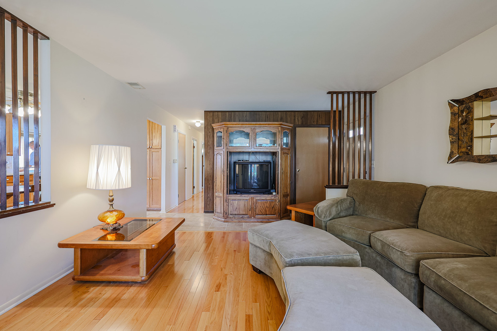 1725 W Magnolia Lane, Mount Prospect, IL 60056