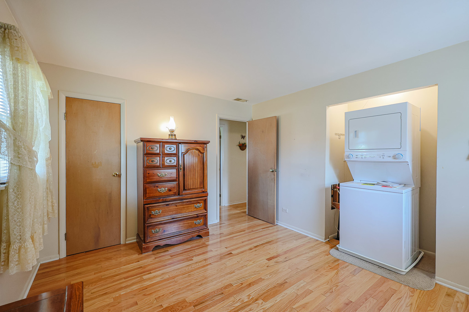 1725 W Magnolia Lane, Mount Prospect, IL 60056