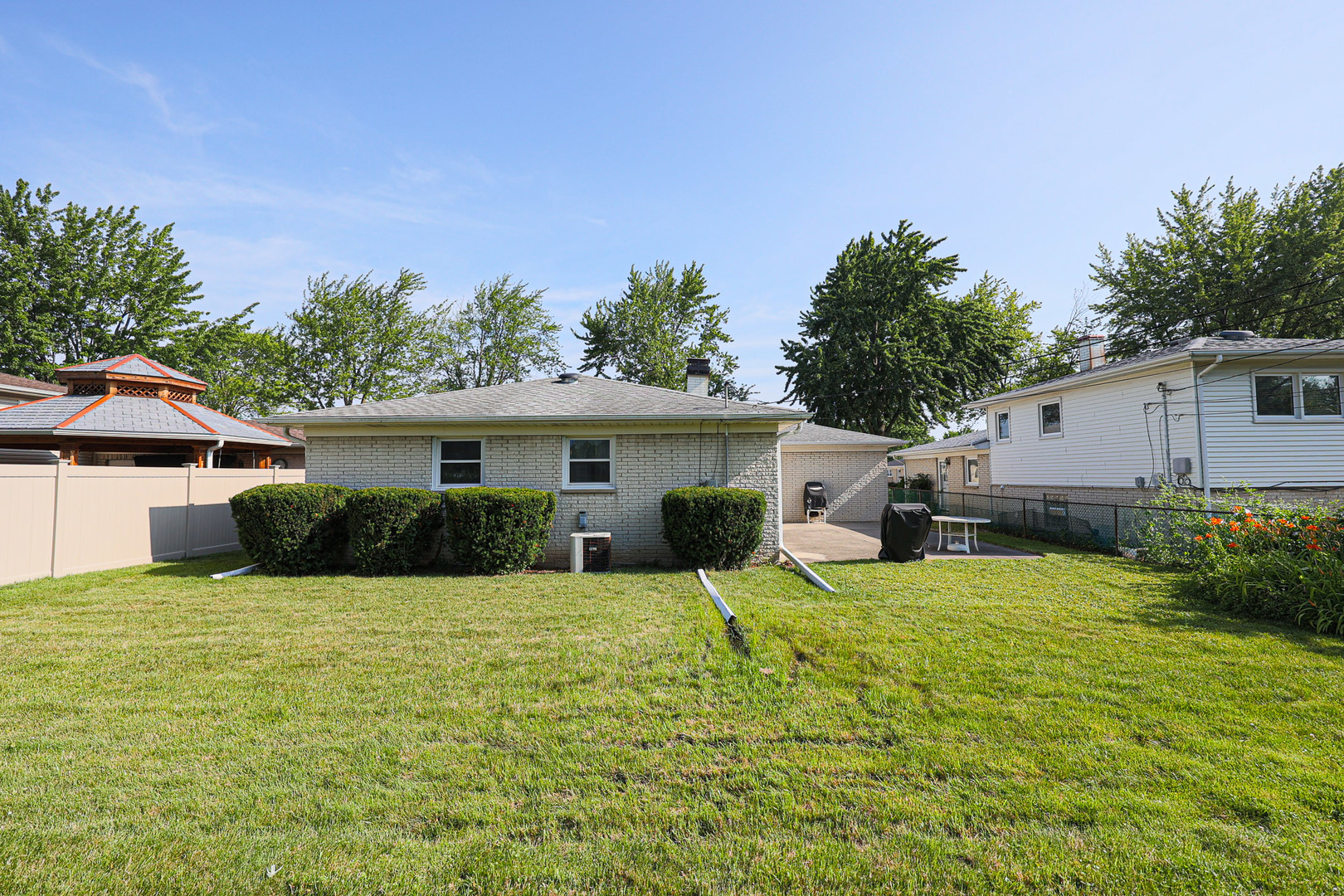 1725 W Magnolia Lane, Mount Prospect, IL 60056