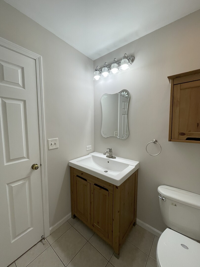 243 Old Oak Court #243, Buffalo Grove, IL 60089