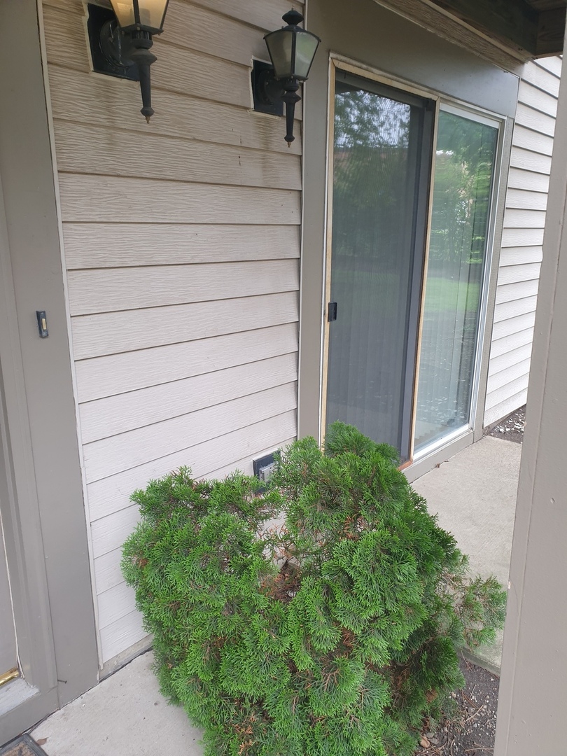 243 Old Oak Court #243, Buffalo Grove, IL 60089