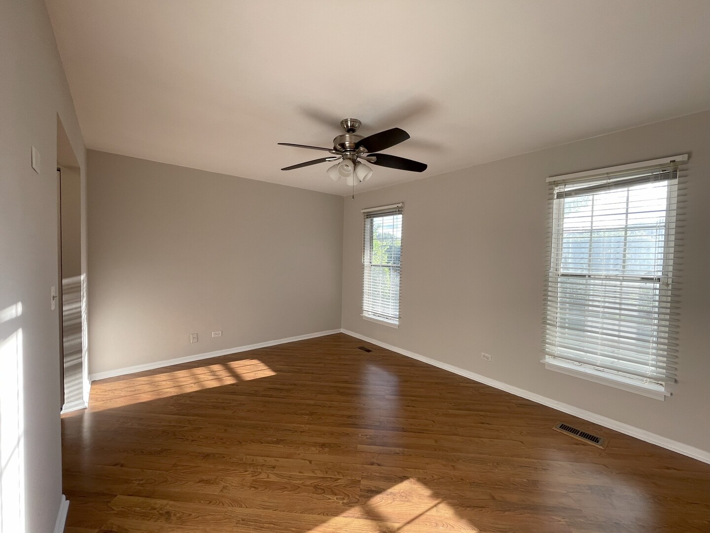 243 Old Oak Court #243, Buffalo Grove, IL 60089