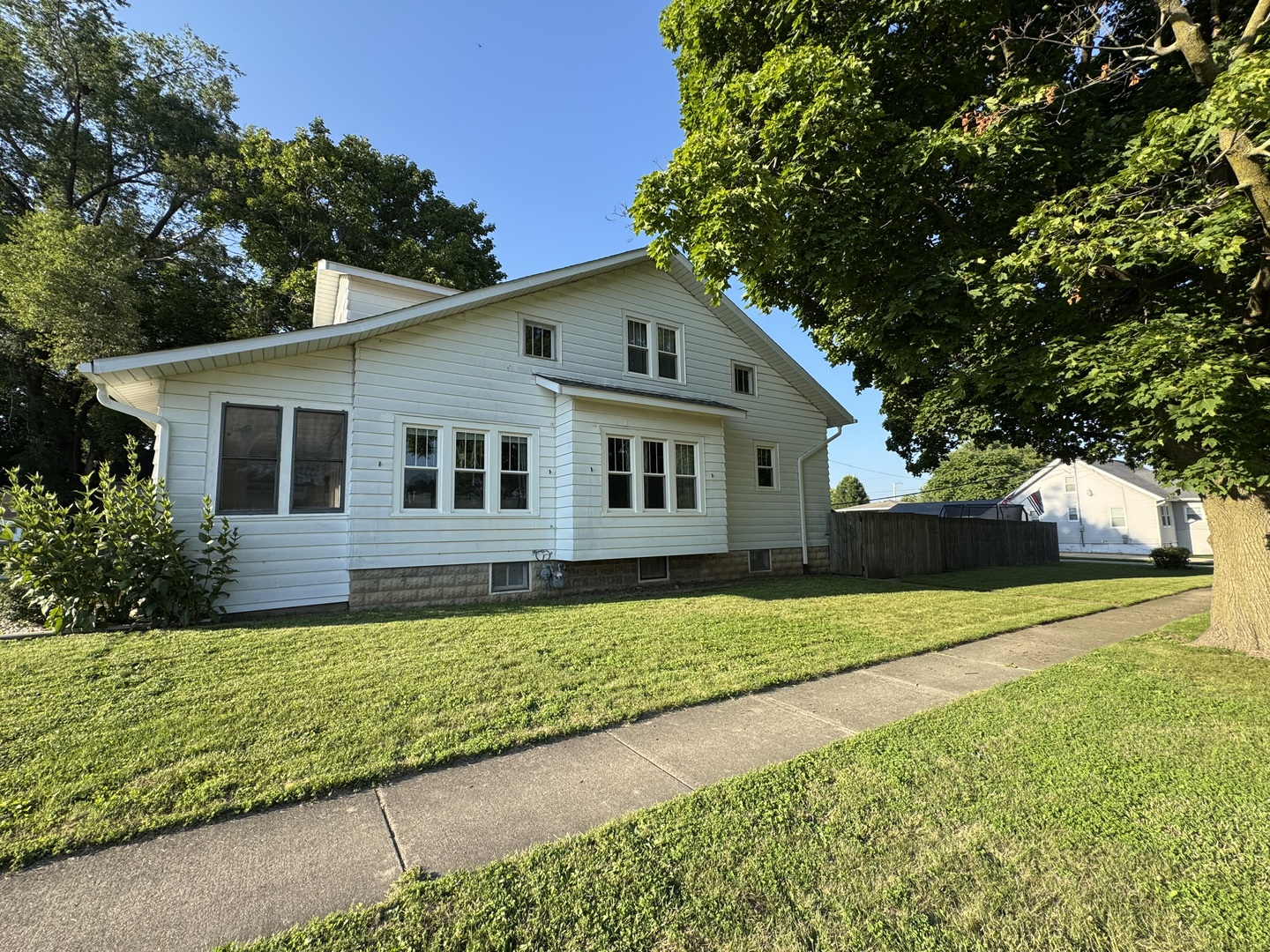 703 N 3rd Street, Rochelle, IL 61068