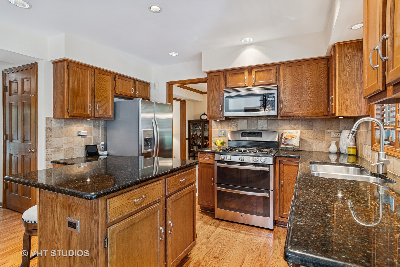 321 Breckenridge Drive, Aurora, IL 60504