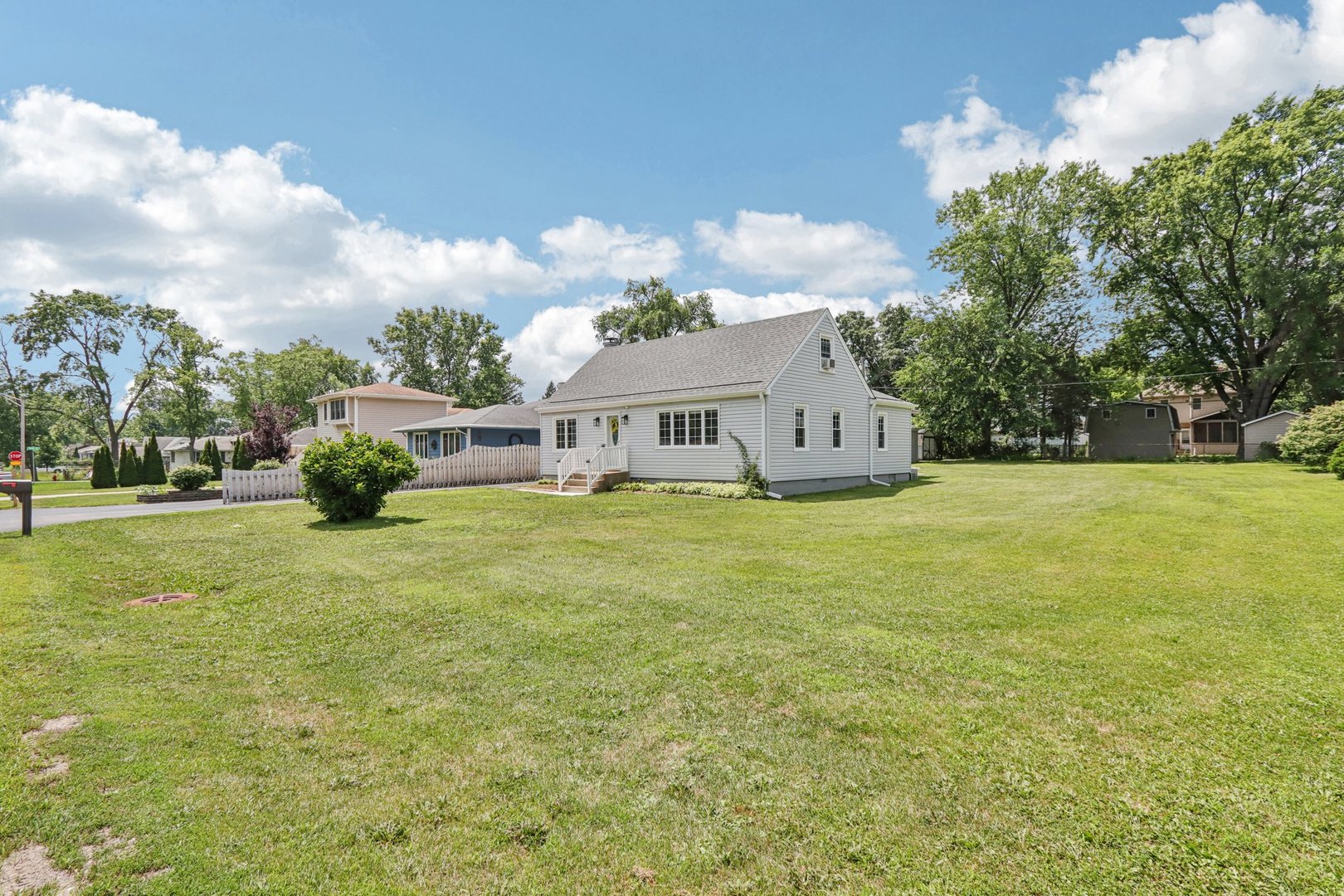 3816 N Washington Street, Westmont, IL 60559