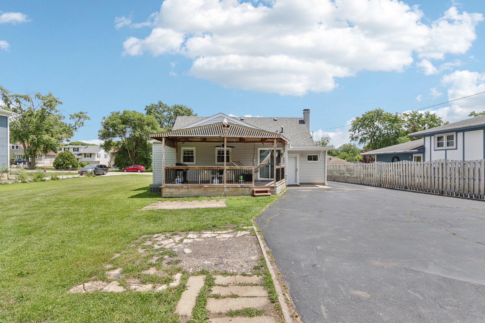 3816 N Washington Street, Westmont, IL 60559