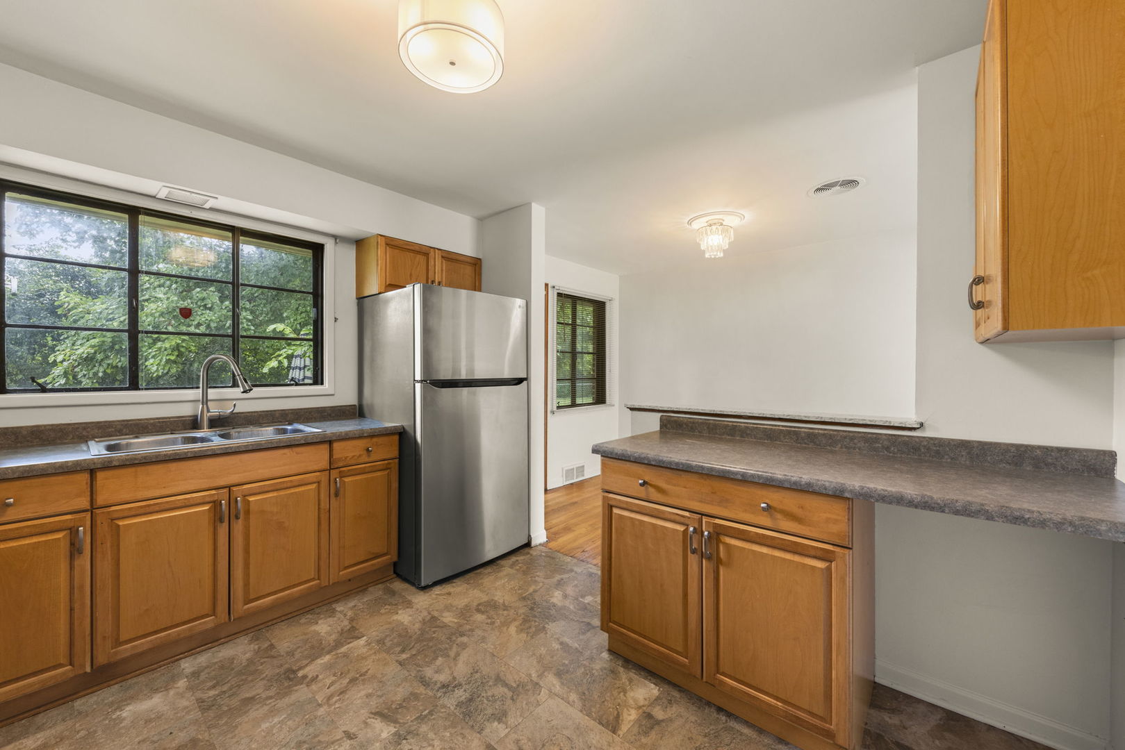 18508 Clyde Road, Homewood, IL 60430