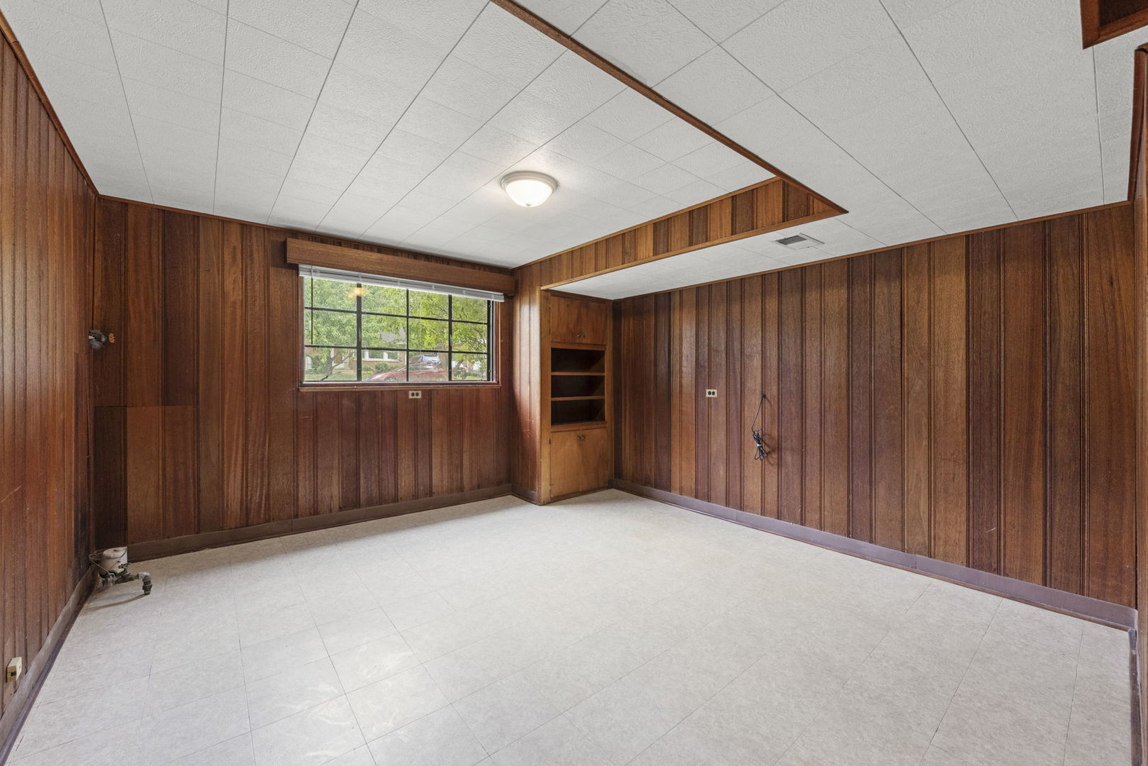 18508 Clyde Road, Homewood, IL 60430