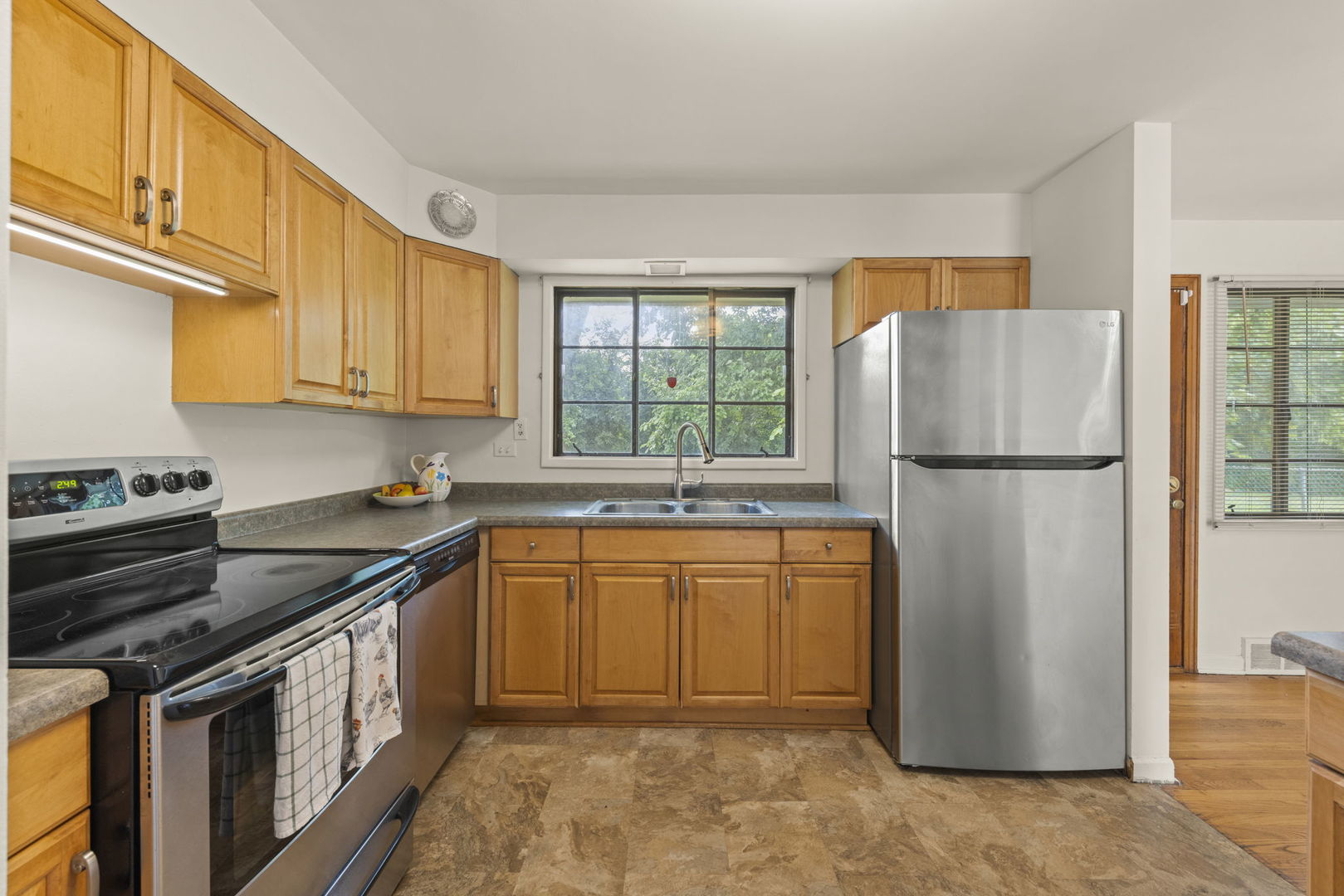 18508 Clyde Road, Homewood, IL 60430