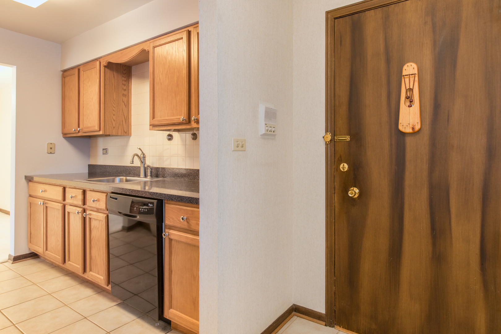 401 Ascot Drive #1C, Park Ridge, IL 60068