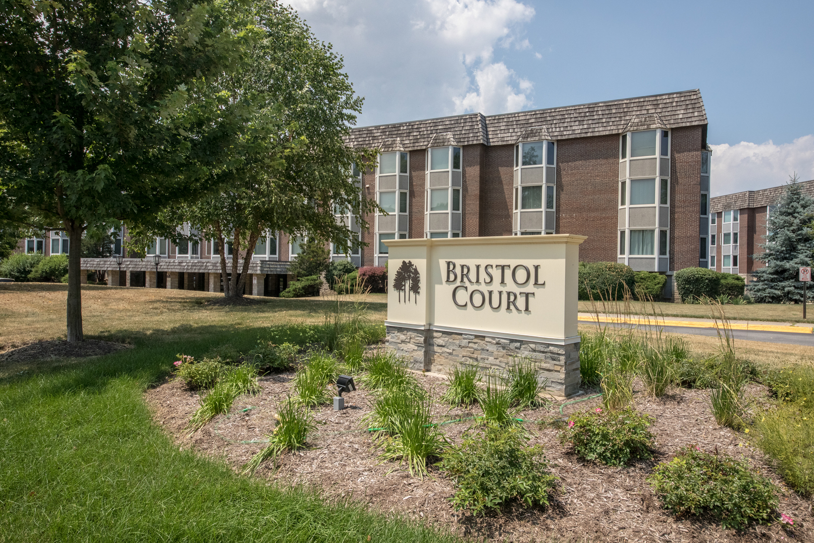401 Ascot Drive #1C, Park Ridge, IL 60068