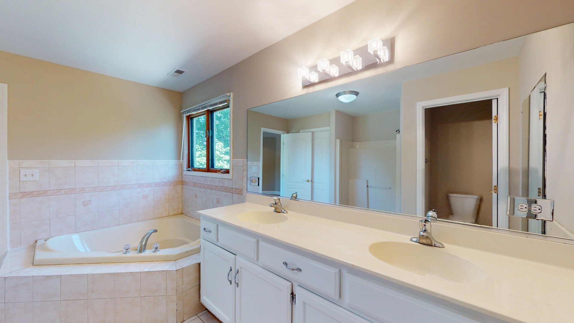 1305 Campbell Street, Joliet, IL 60435