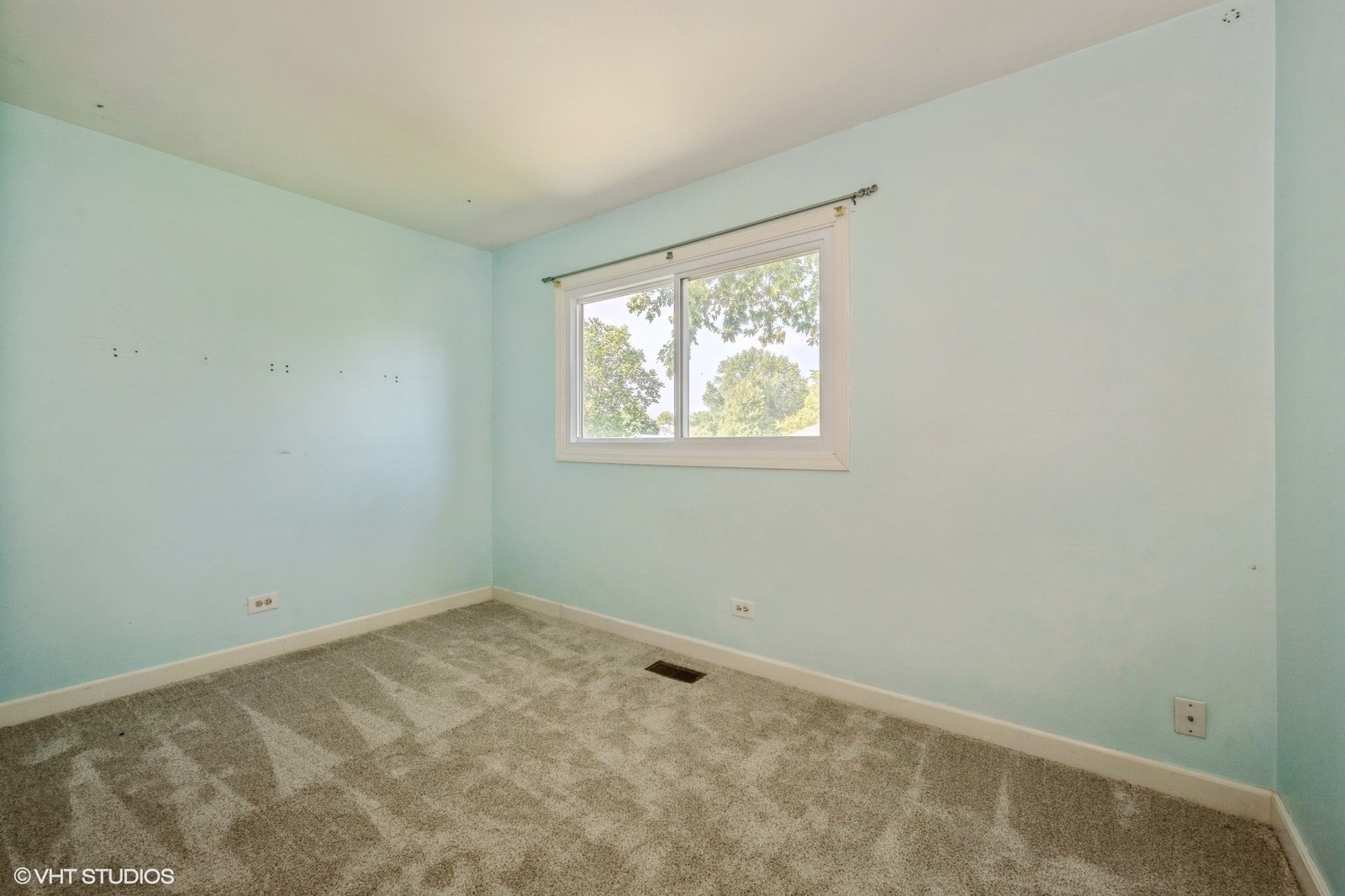 102 Mary Street, Oswego, IL 60543