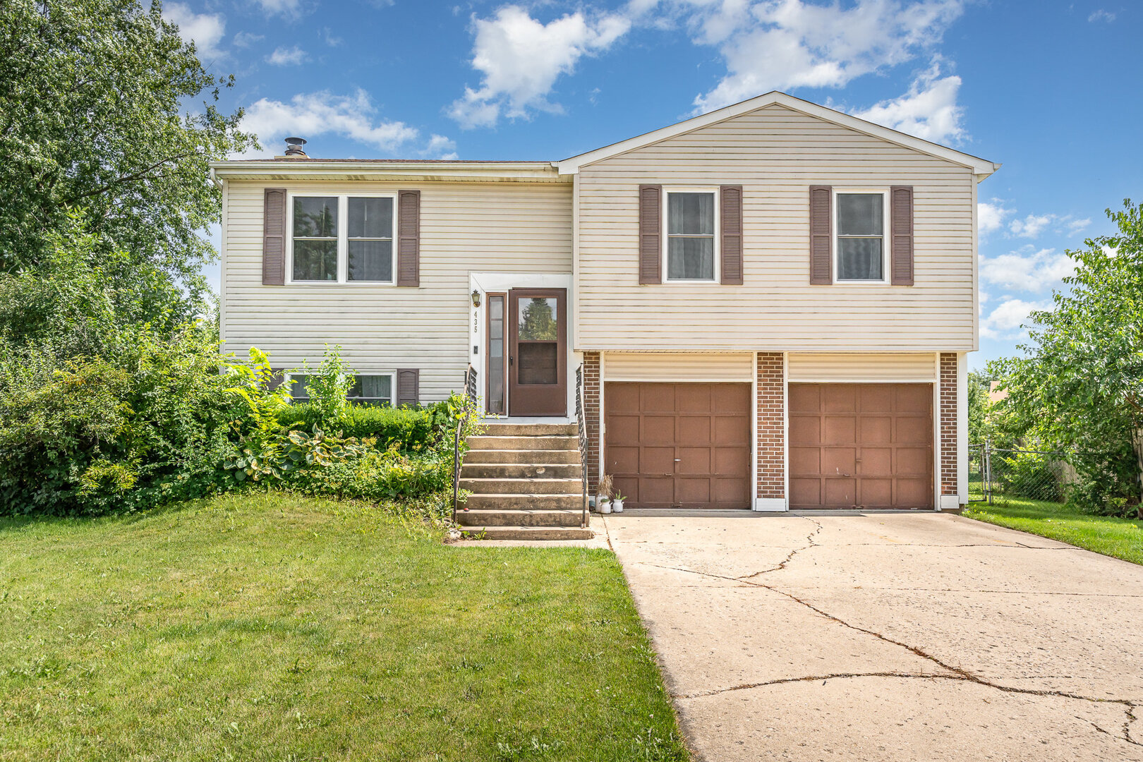 435 Navajo Court, Bolingbrook, IL 60440