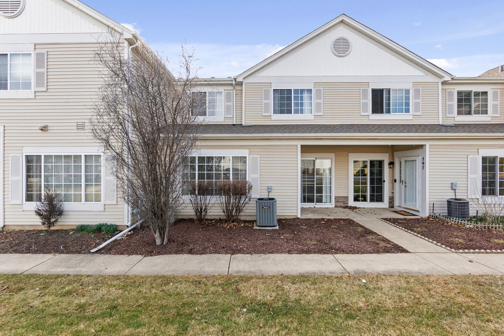 199 N Oakhurst Drive #199, Aurora, IL 60504
