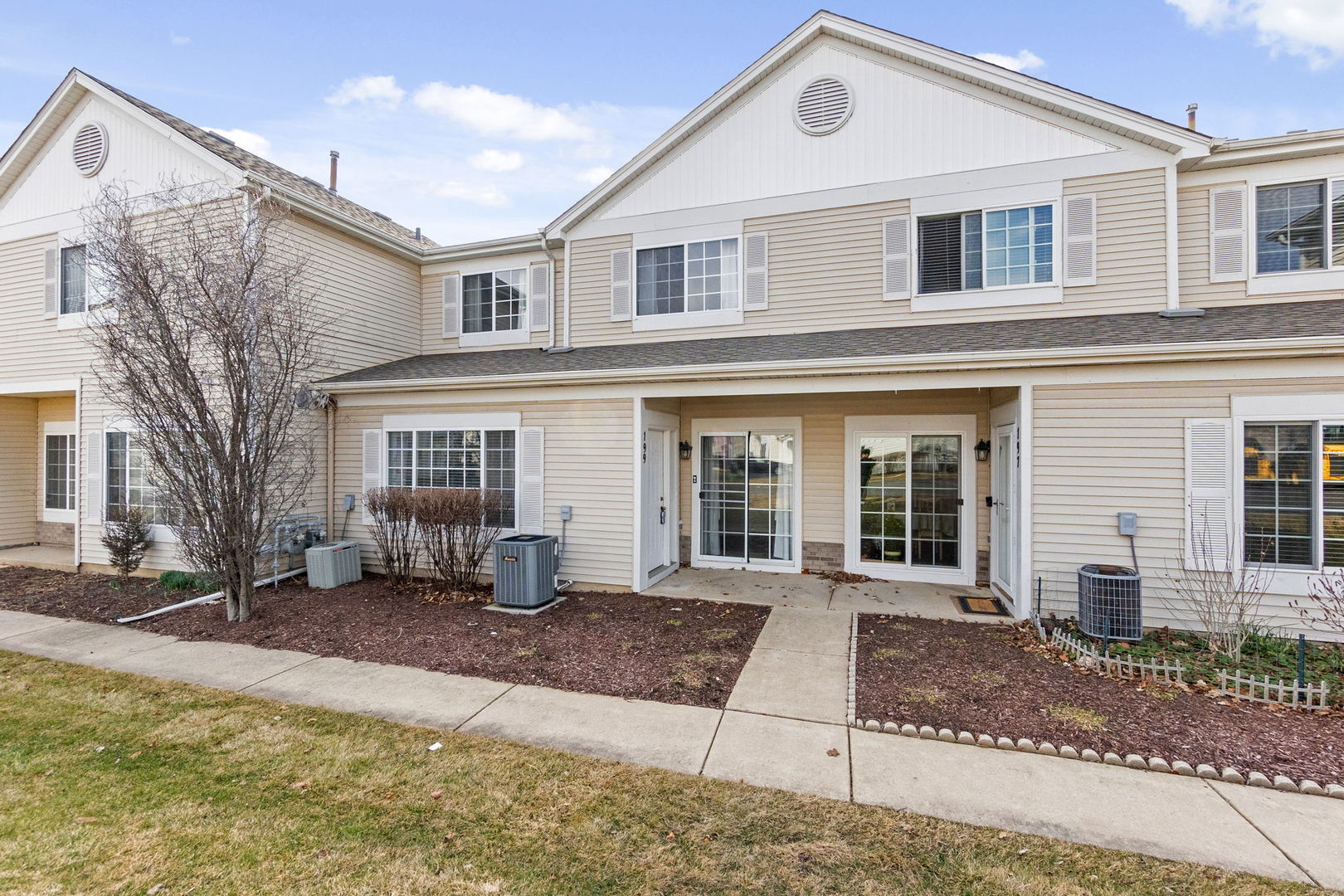 199 N Oakhurst Drive #199, Aurora, IL 60504