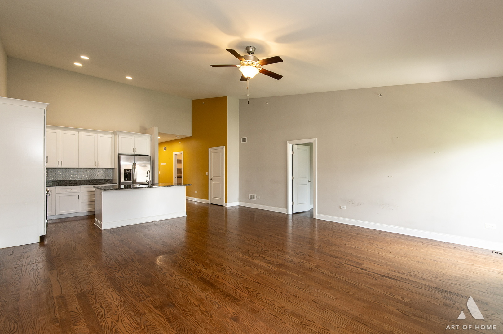 544 N Woodland Court, Addison, IL 60101