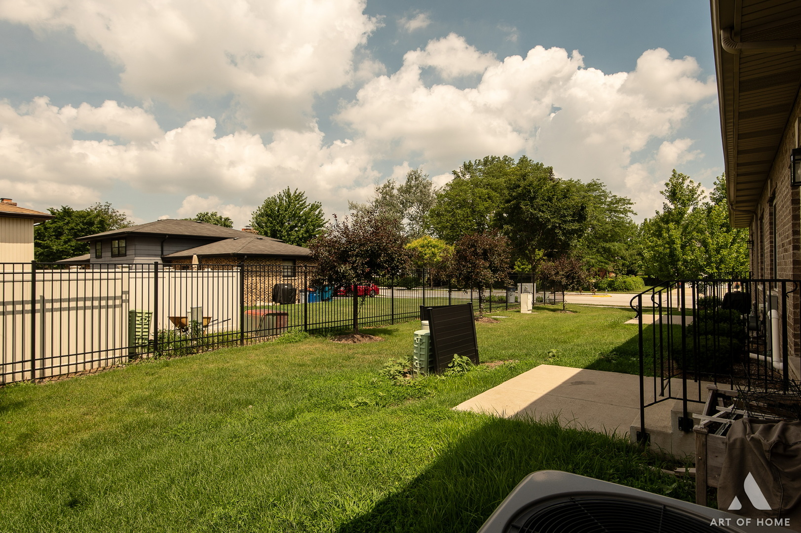 544 N Woodland Court, Addison, IL 60101