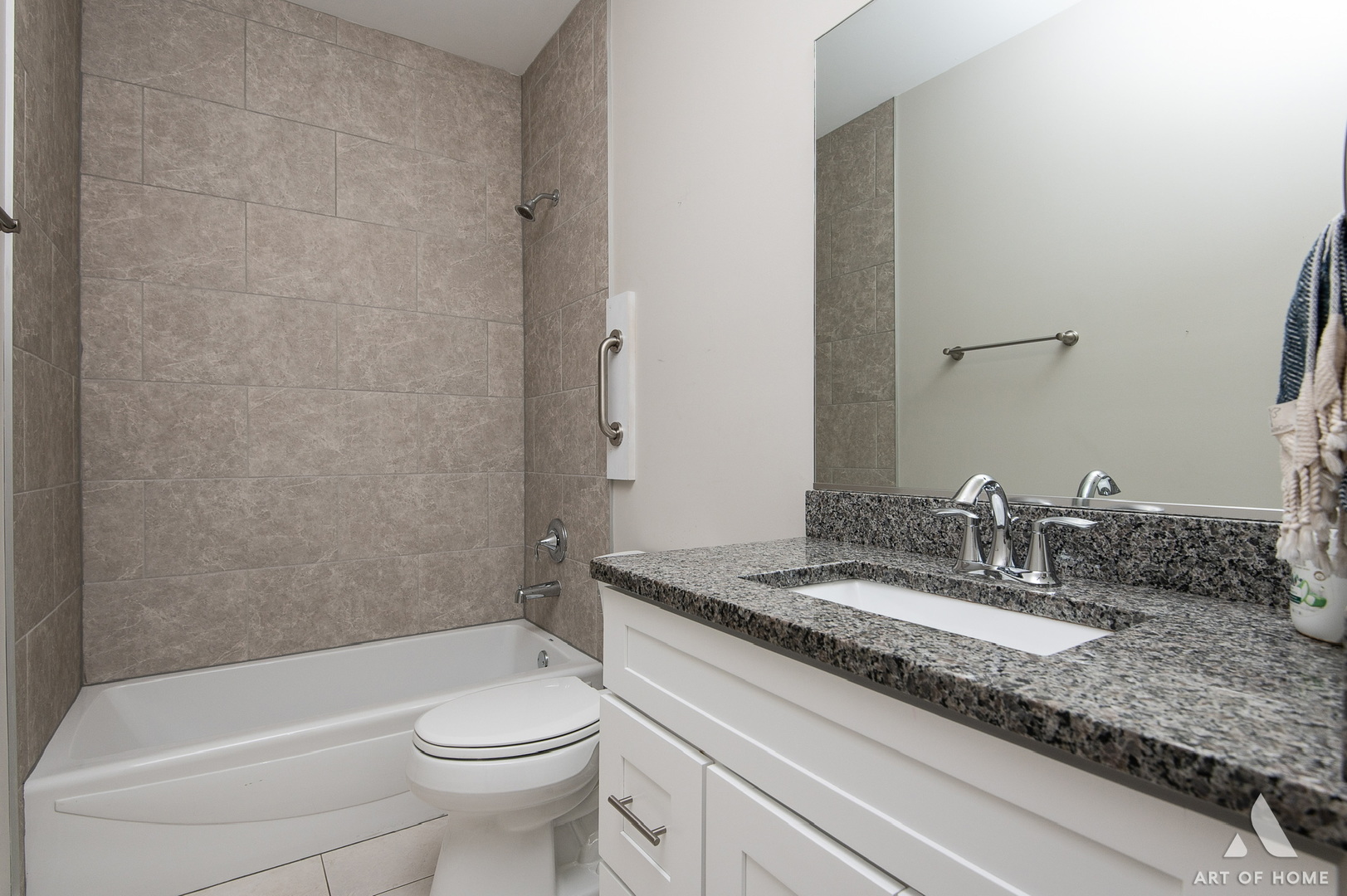 544 N Woodland Court, Addison, IL 60101