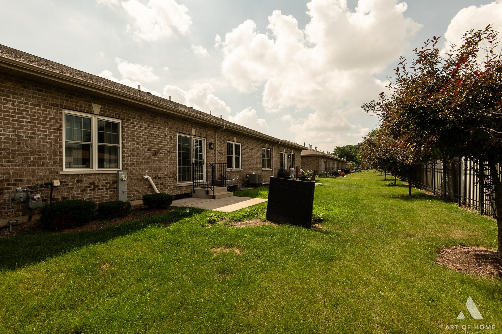 544 N Woodland Court, Addison, IL 60101