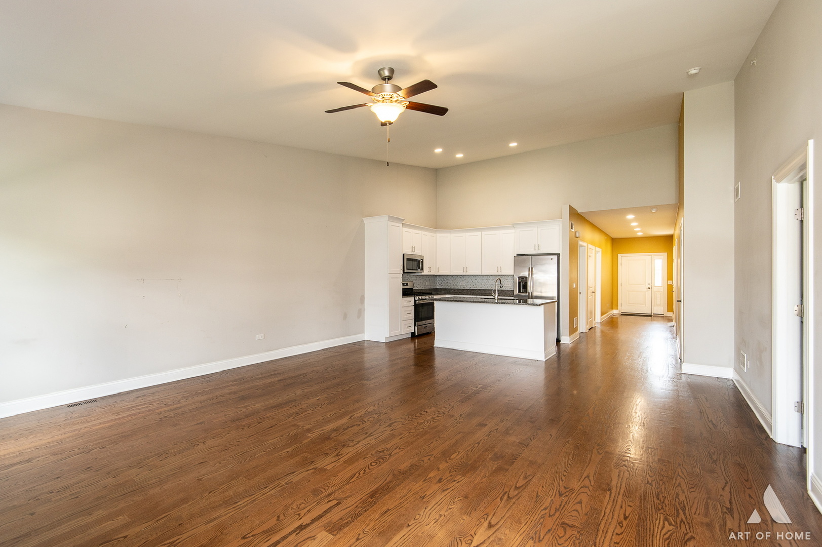 544 N Woodland Court, Addison, IL 60101