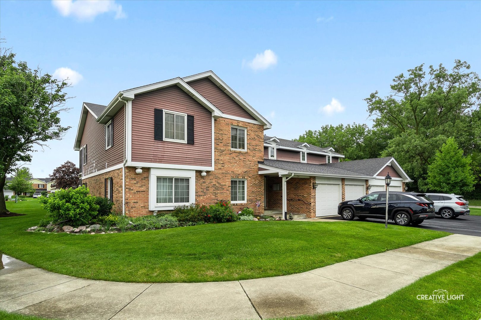 714 Maplewood Court #2C, Willowbrook, IL 60527